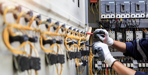 Professional Electrician technician working in Spring Lake, NC